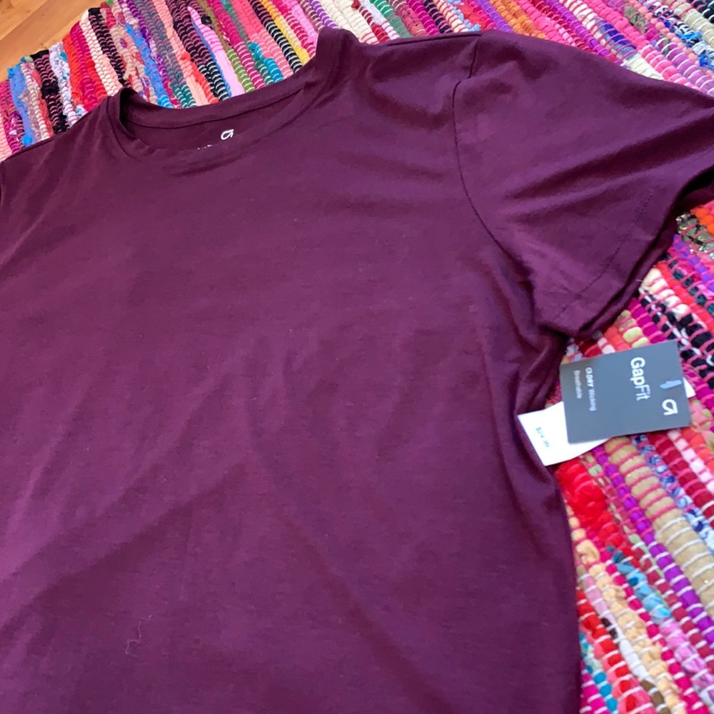 BNWT GapFit Cropped Breathable top
